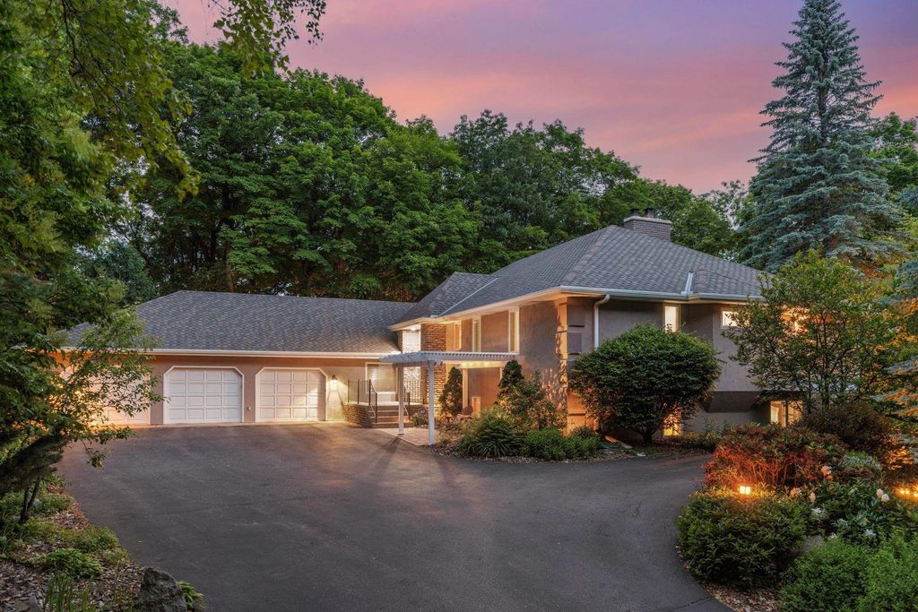 19435 Cottagewood Road, Deephaven, MN 55331