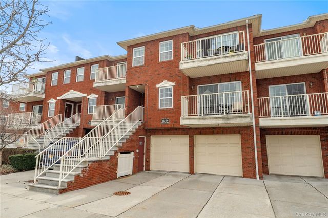 12206 Powells Cove Boulevard 132, College Point, NY 11356