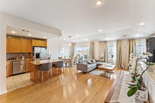 12206 Powells Cove Boulevard 132, College Point, NY 11356