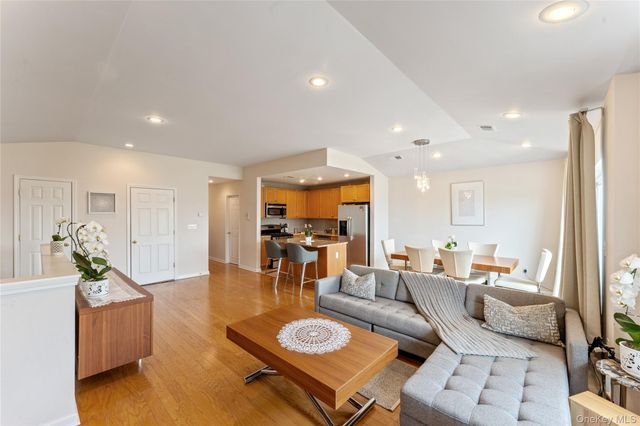 12206 Powells Cove Boulevard 132, College Point, NY 11356