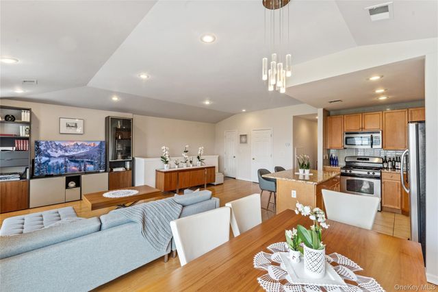 12206 Powells Cove Boulevard 132, College Point, NY 11356