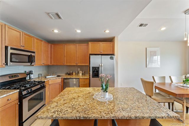 12206 Powells Cove Boulevard 132, College Point, NY 11356