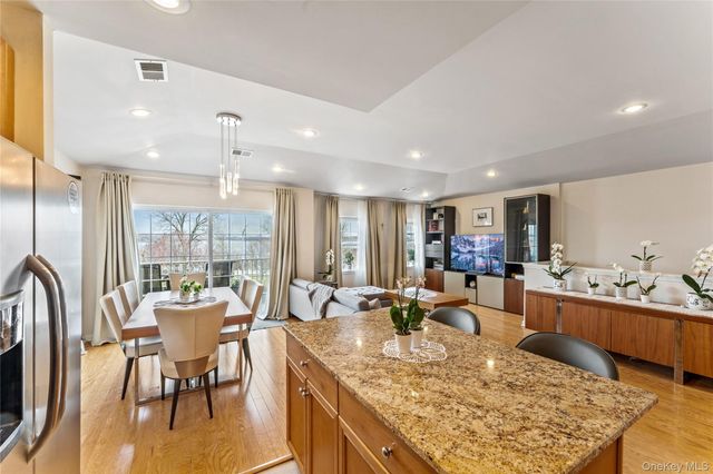 12206 Powells Cove Boulevard 132, College Point, NY 11356