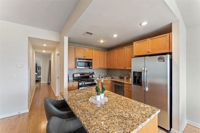 12206 Powells Cove Boulevard 132, College Point, NY 11356