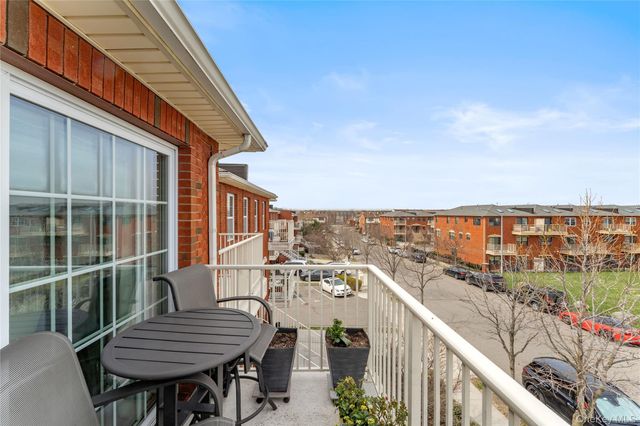 12206 Powells Cove Boulevard 132, College Point, NY 11356