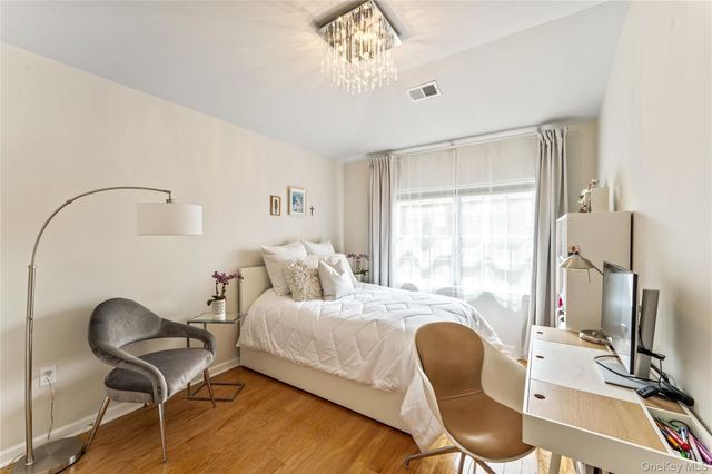 12206 Powells Cove Boulevard 132, College Point, NY 11356