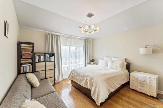 12206 Powells Cove Boulevard 132, College Point, NY 11356