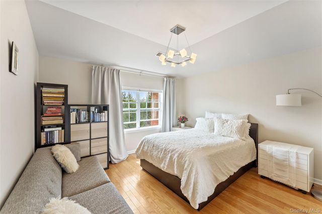 12206 Powells Cove Boulevard 132, College Point, NY 11356