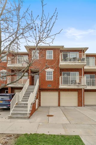 12206 Powells Cove Boulevard 132, College Point, NY 11356