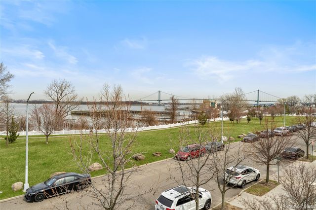 12206 Powells Cove Boulevard 132, College Point, NY 11356