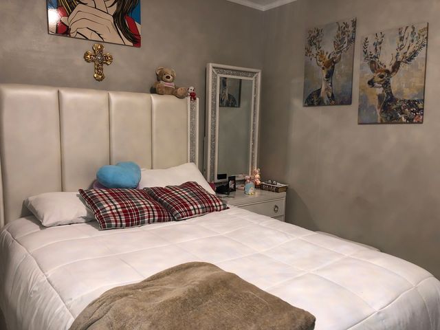 569 North Avenue, Aurora, IL 60505