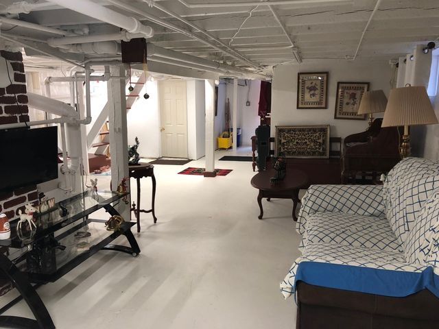 569 North Avenue, Aurora, IL 60505