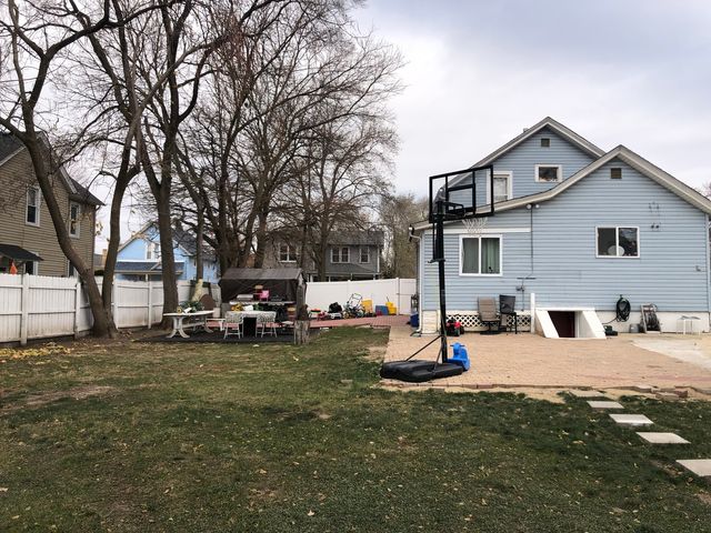 569 North Avenue, Aurora, IL 60505