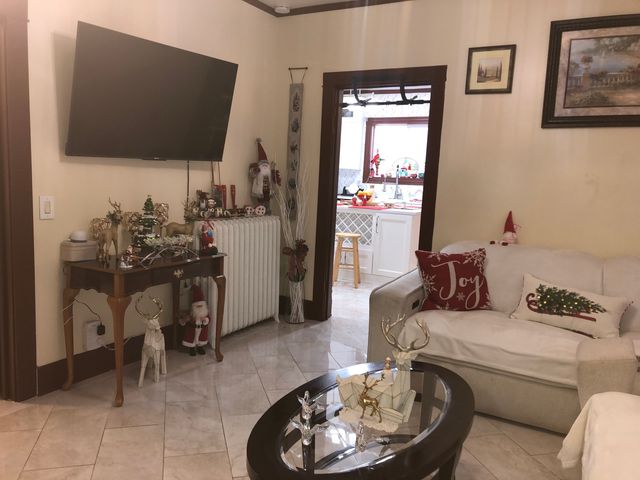 569 North Avenue, Aurora, IL 60505