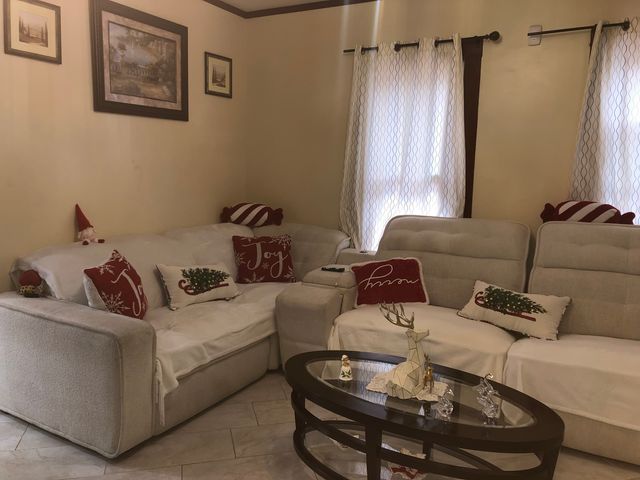 569 North Avenue, Aurora, IL 60505