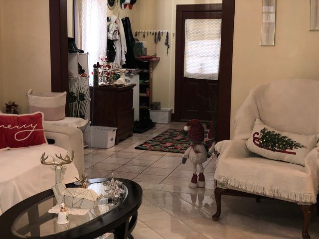 569 North Avenue, Aurora, IL 60505