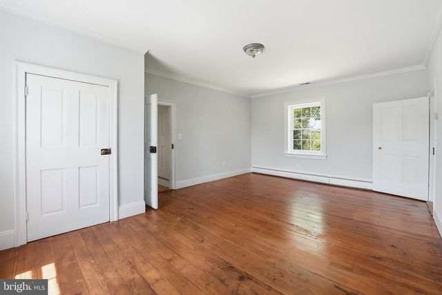 20048 SHELBURNE GLEBE RD, Purcellville, VA 20132