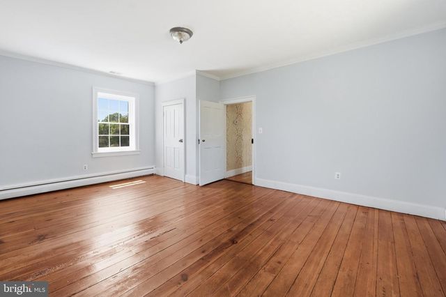 20048 SHELBURNE GLEBE RD, Purcellville, VA 20132