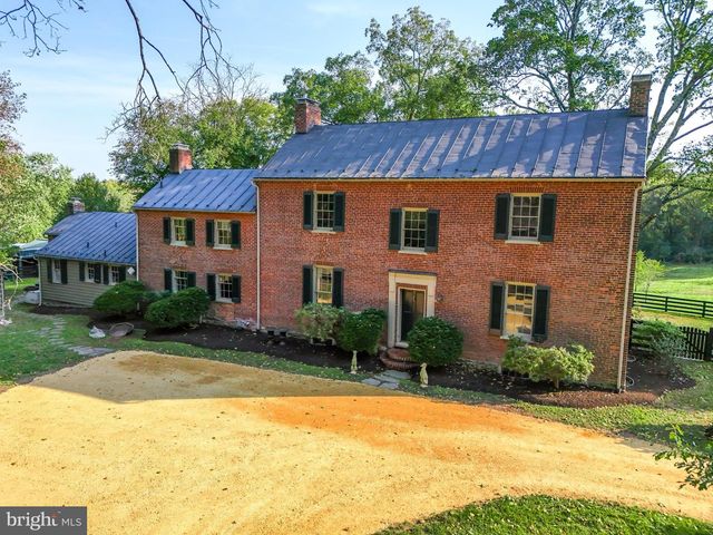 20048 SHELBURNE GLEBE RD, Purcellville, VA 20132