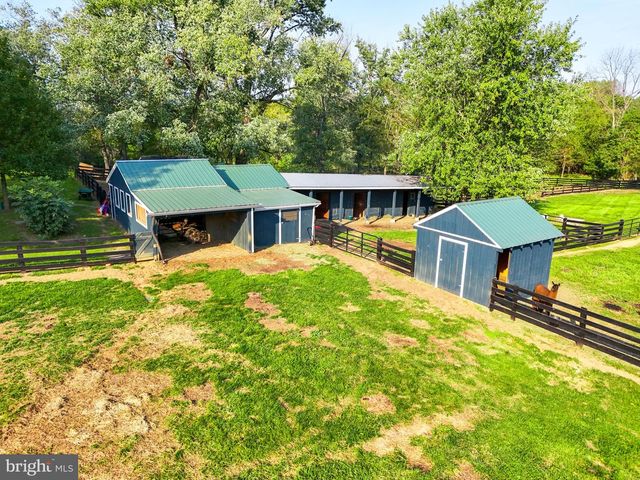 20048 SHELBURNE GLEBE RD, Purcellville, VA 20132