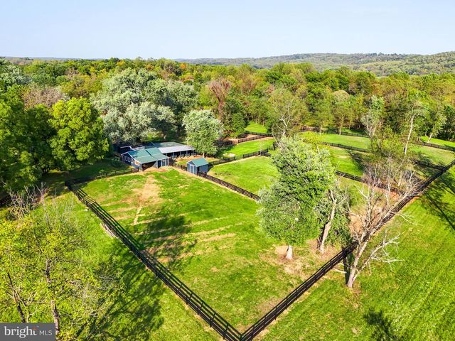 20048 SHELBURNE GLEBE RD, Purcellville, VA 20132
