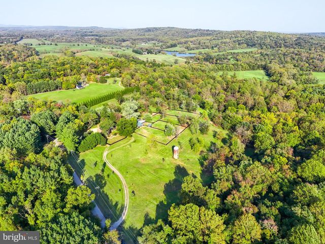 20048 SHELBURNE GLEBE RD, Purcellville, VA 20132