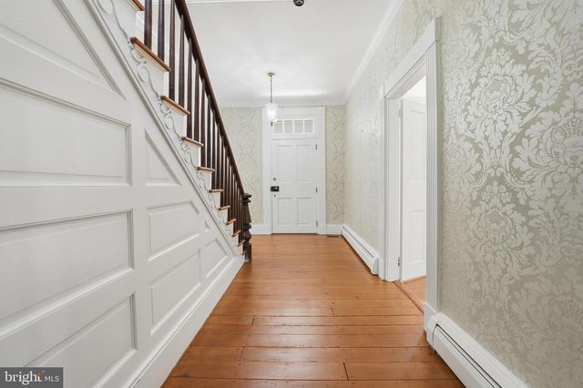 20048 SHELBURNE GLEBE RD, Purcellville, VA 20132