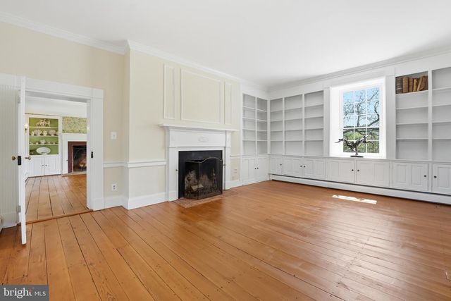 20048 SHELBURNE GLEBE RD, Purcellville, VA 20132