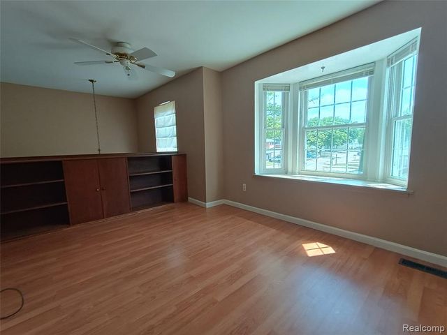 112 Stratford Lane, Rochester Hills, MI 48309