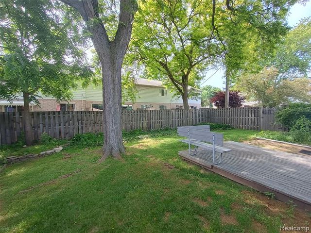 112 Stratford Lane, Rochester Hills, MI 48309