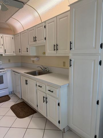 1360 NW 19th Terrace 101, Delray Beach, FL 33445