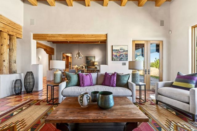 8 Ridgetop Circle, Santa Fe, NM 87506