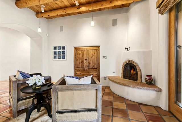 8 Ridgetop Circle, Santa Fe, NM 87506