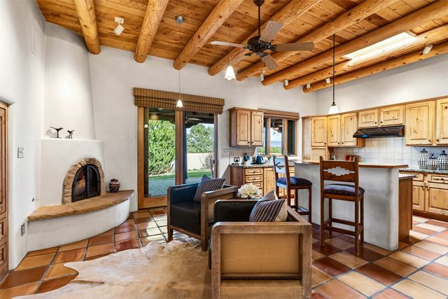 8 Ridgetop Circle, Santa Fe, NM 87506