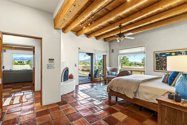 8 Ridgetop Circle, Santa Fe, NM 87506