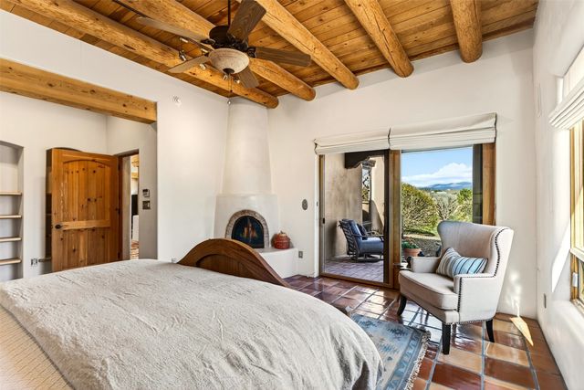 8 Ridgetop Circle, Santa Fe, NM 87506