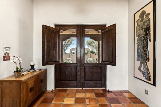 8 Ridgetop Circle, Santa Fe, NM 87506