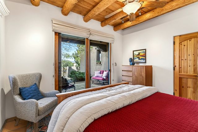 8 Ridgetop Circle, Santa Fe, NM 87506