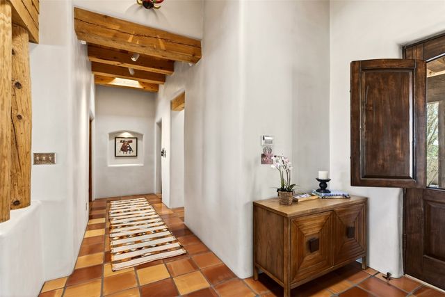 8 Ridgetop Circle, Santa Fe, NM 87506