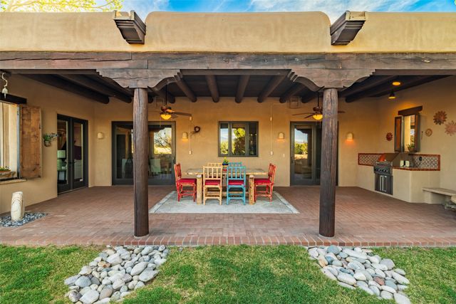 8 Ridgetop Circle, Santa Fe, NM 87506