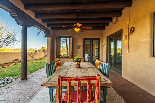 8 Ridgetop Circle, Santa Fe, NM 87506