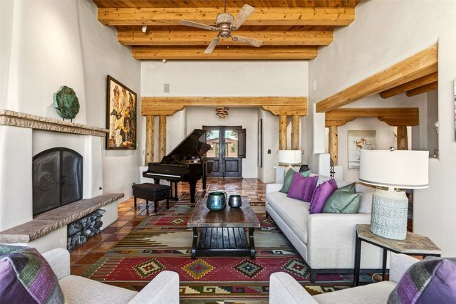 8 Ridgetop Circle, Santa Fe, NM 87506