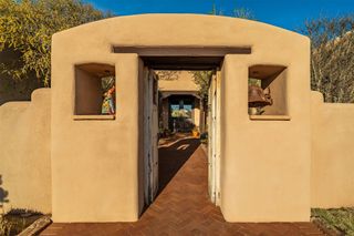 8 Ridgetop Circle, Santa Fe, NM 87506