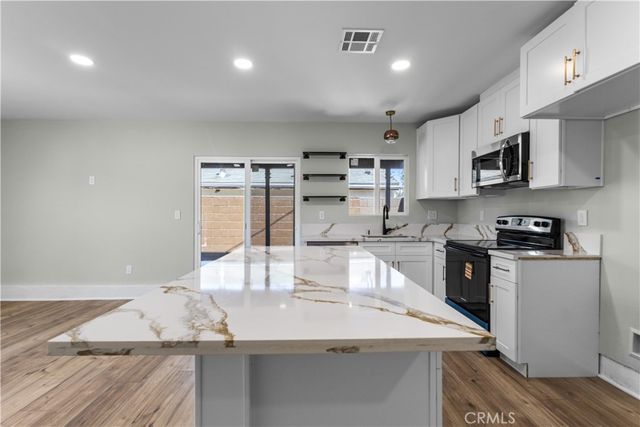 6624 Farmdale Avenue, North Hollywood, CA 91606