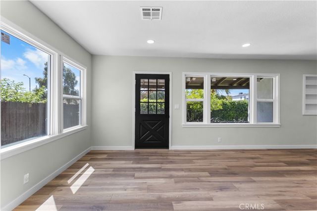 6624 Farmdale Avenue, North Hollywood, CA 91606
