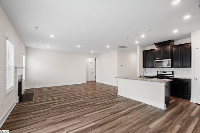 216 Pewter Circle, Simpsonville, SC 29680