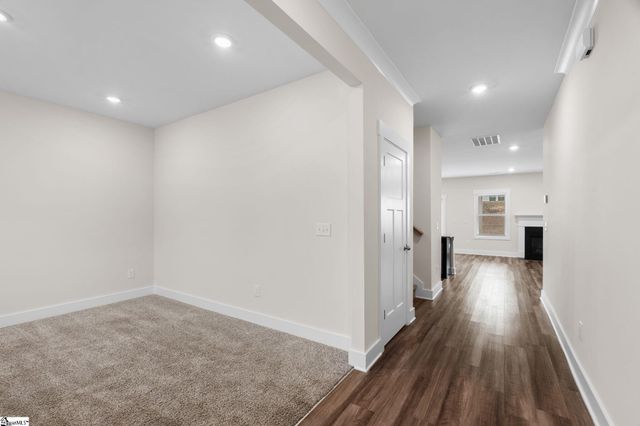 216 Pewter Circle, Simpsonville, SC 29680