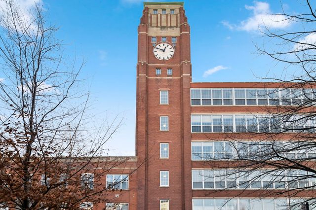 1801 W Larchmont Avenue 404, Chicago, IL 60613