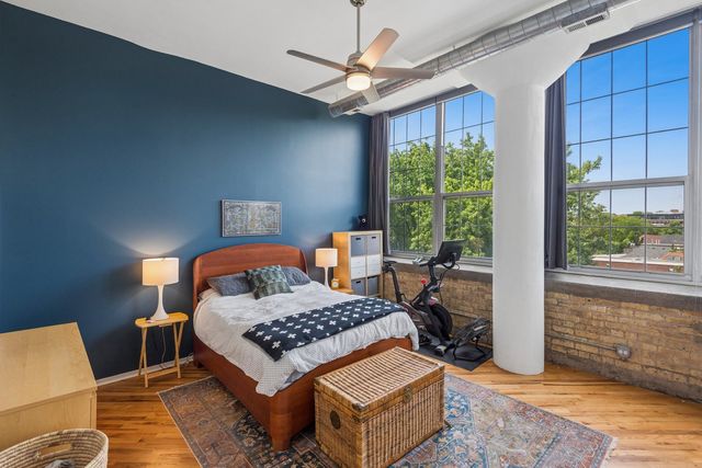 1801 W Larchmont Avenue 404, Chicago, IL 60613