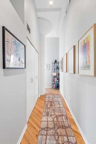 1801 W Larchmont Avenue 404, Chicago, IL 60613